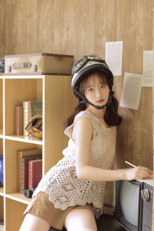乌鸦嘴妙女郎
